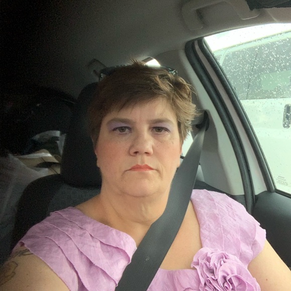 Meet your Posher, Michelle - Picture 1 of 1